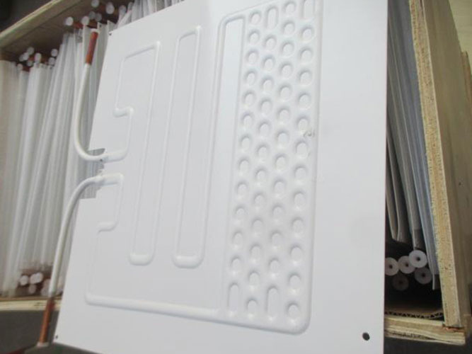 如何给新能源电动汽车的核心部件动力电池散热?